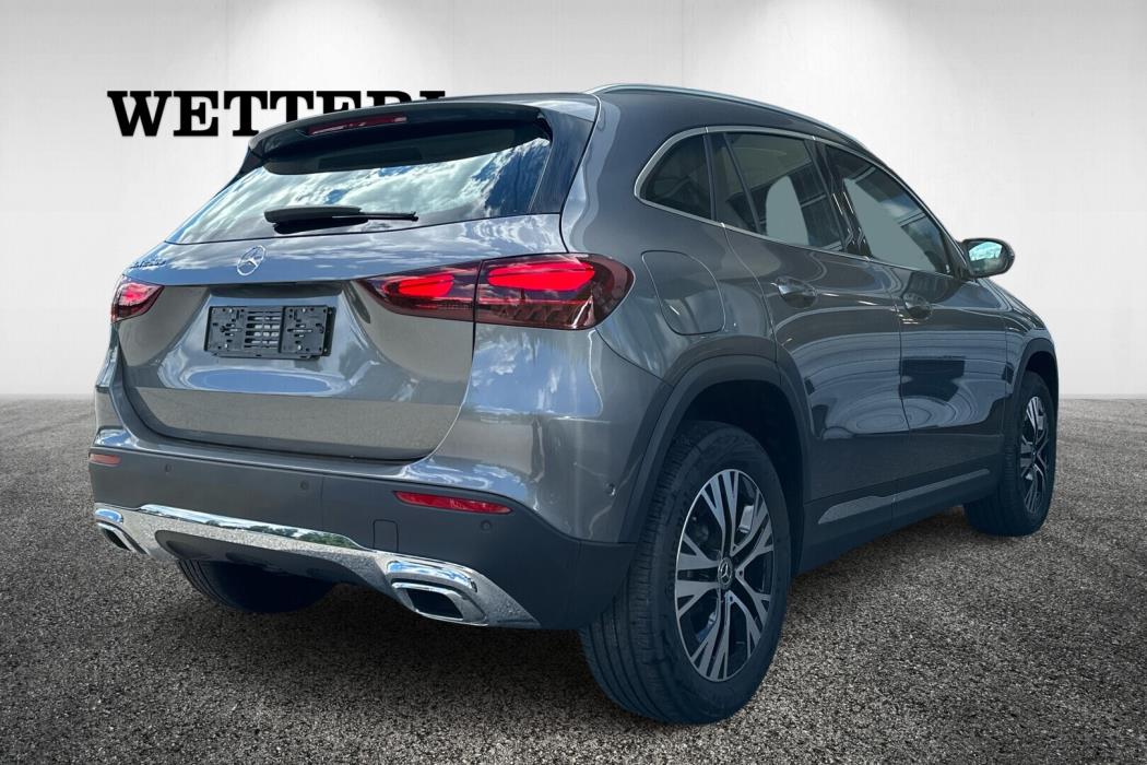 MERCEDES-BENZ GLA 2026