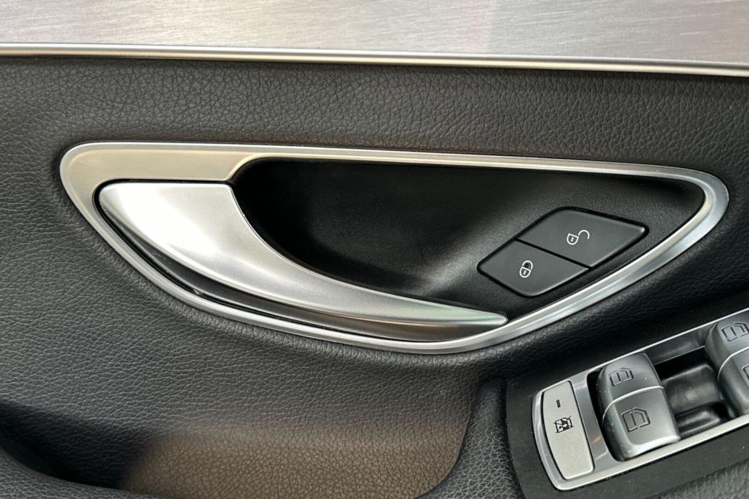 MERCEDES-BENZ C 2020