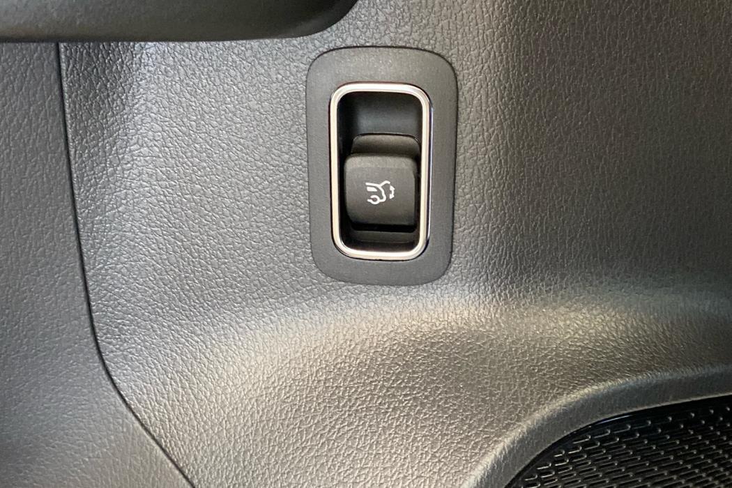 MERCEDES-BENZ EQA 2026