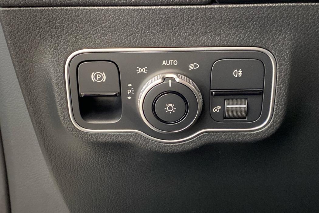 MERCEDES-BENZ EQA 2026