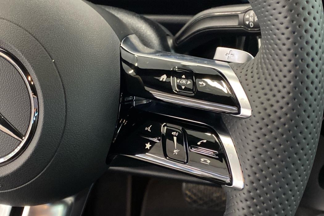 MERCEDES-BENZ EQA 2026