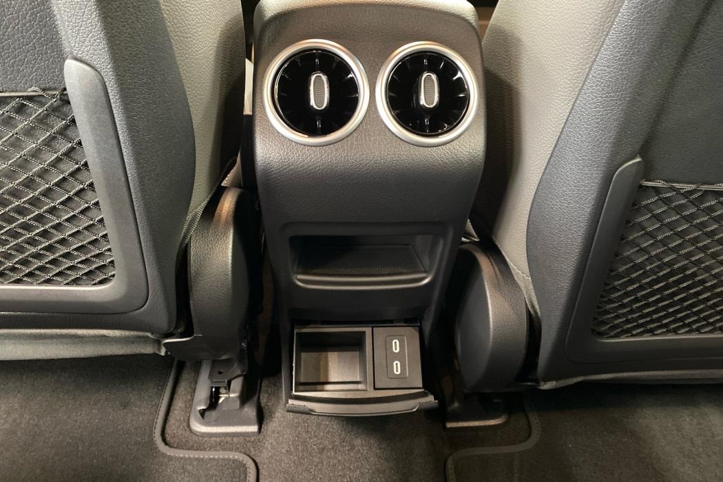 MERCEDES-BENZ EQA 2026