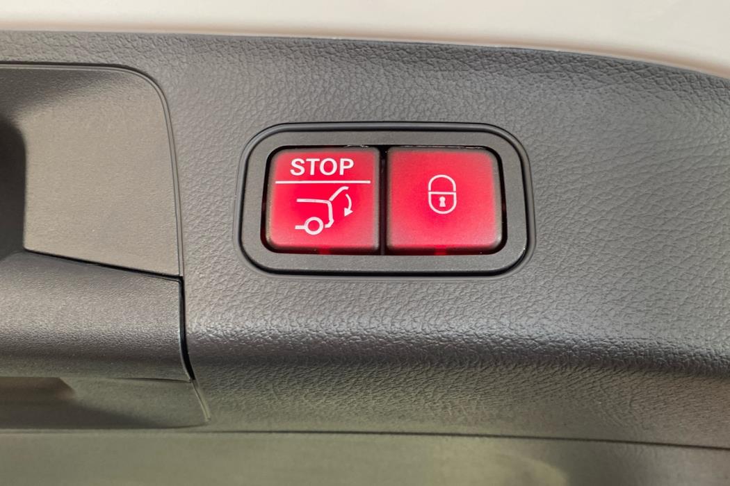 MERCEDES-BENZ EQA 2026