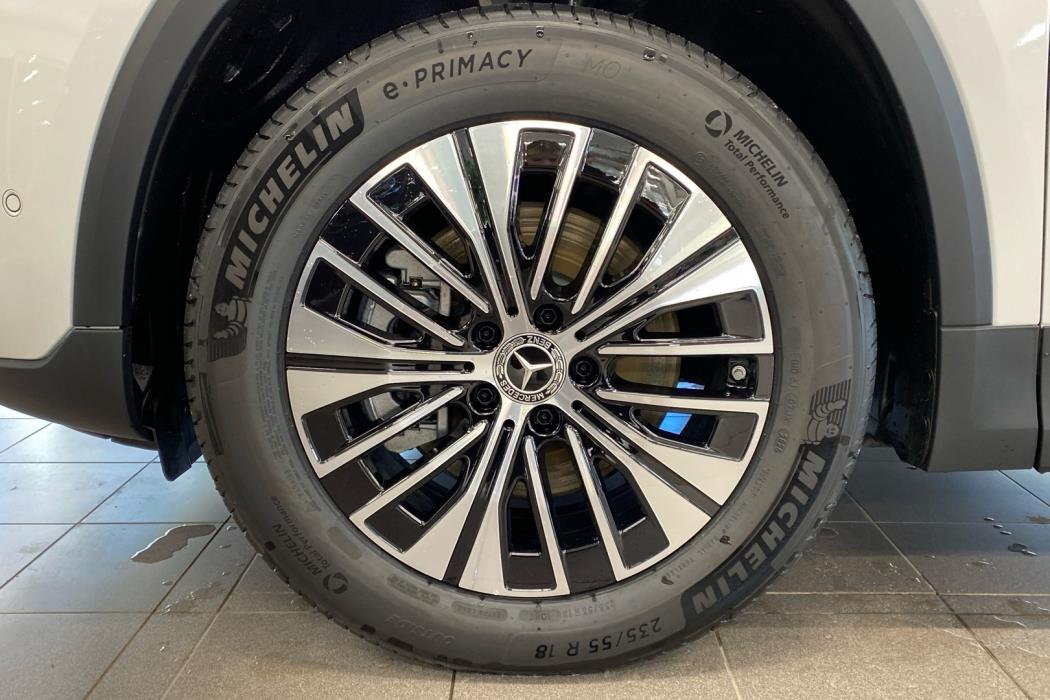 MERCEDES-BENZ EQA 2026