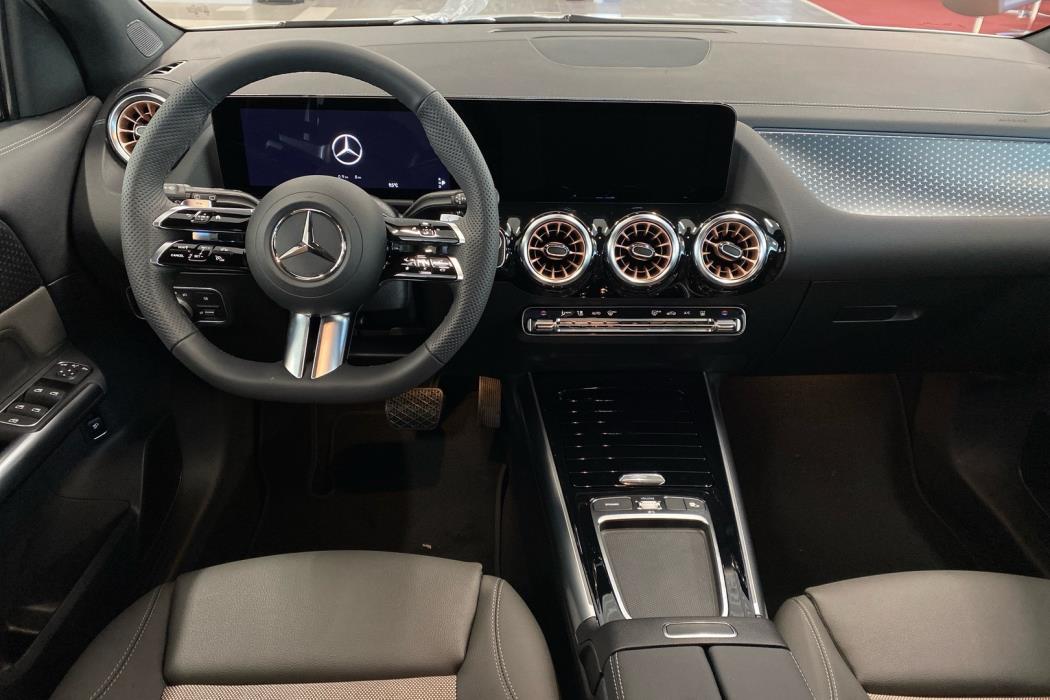 MERCEDES-BENZ EQA 2026