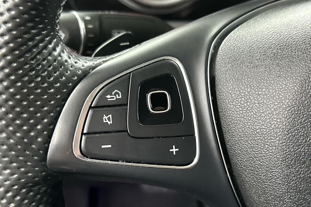 MERCEDES-BENZ E 2016