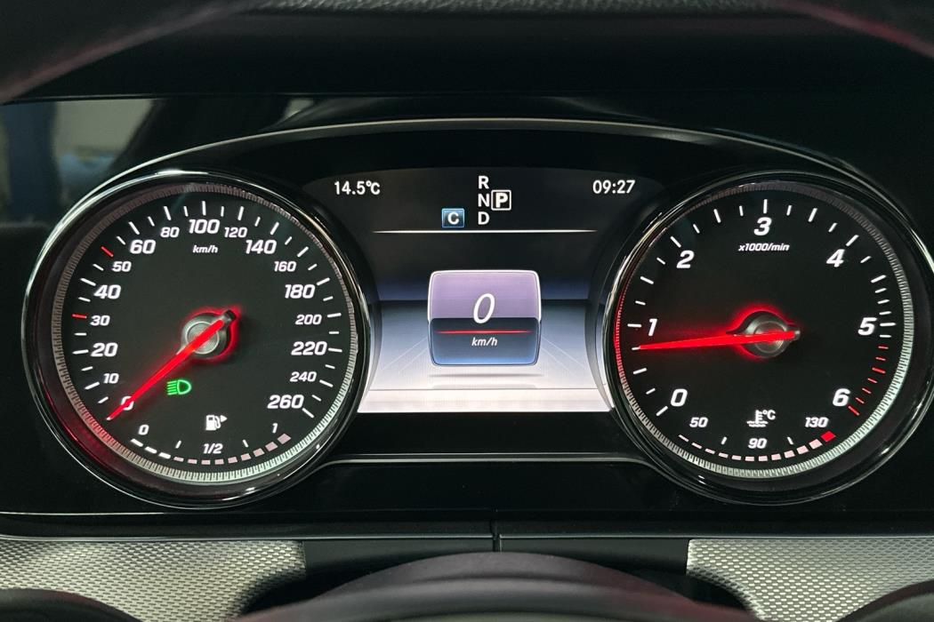 MERCEDES-BENZ E 2016