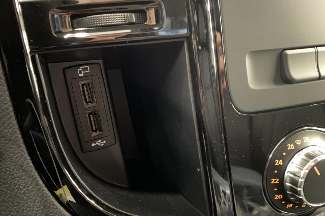 MERCEDES-BENZ VITO 2024