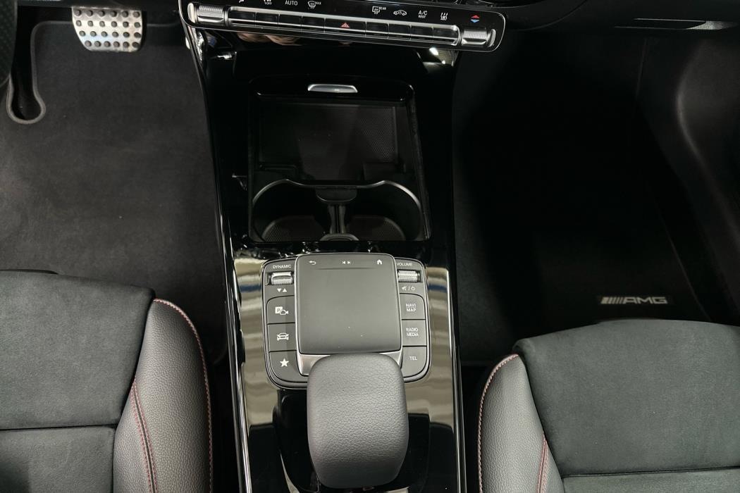 MERCEDES-BENZ A 2023