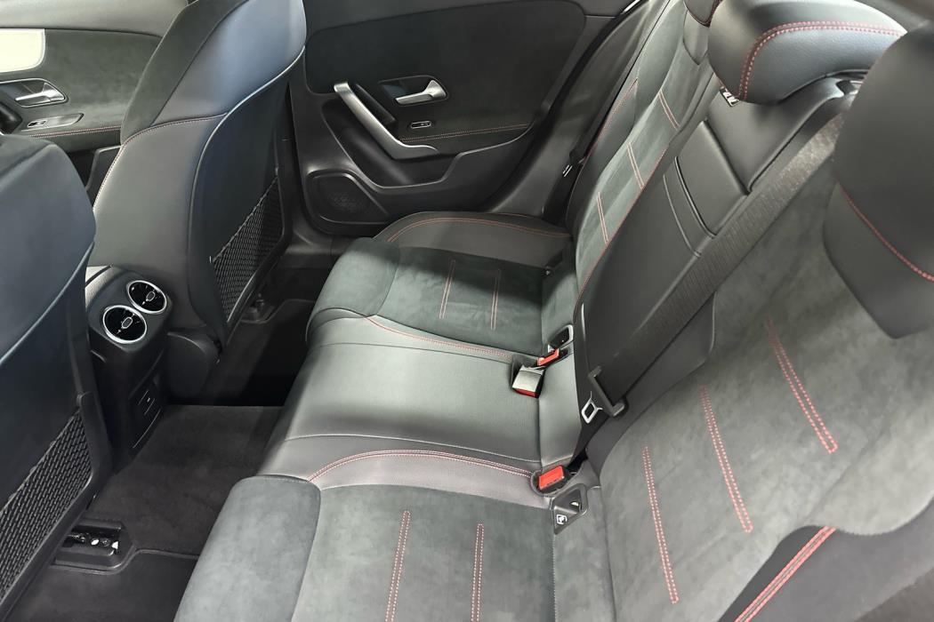 MERCEDES-BENZ A 2023