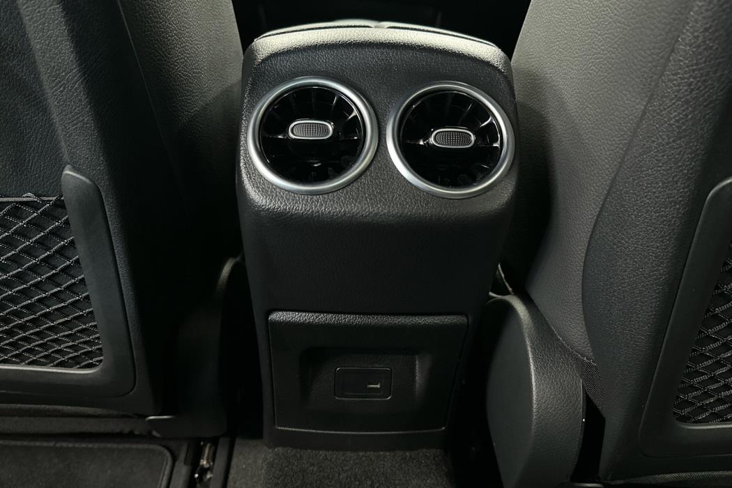 MERCEDES-BENZ A 2023