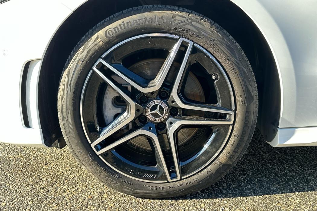 MERCEDES-BENZ A 2023