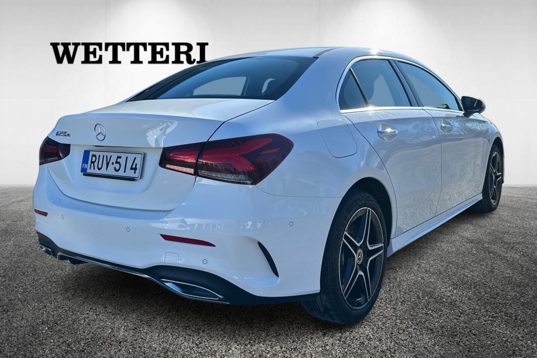 MERCEDES-BENZ A 2023