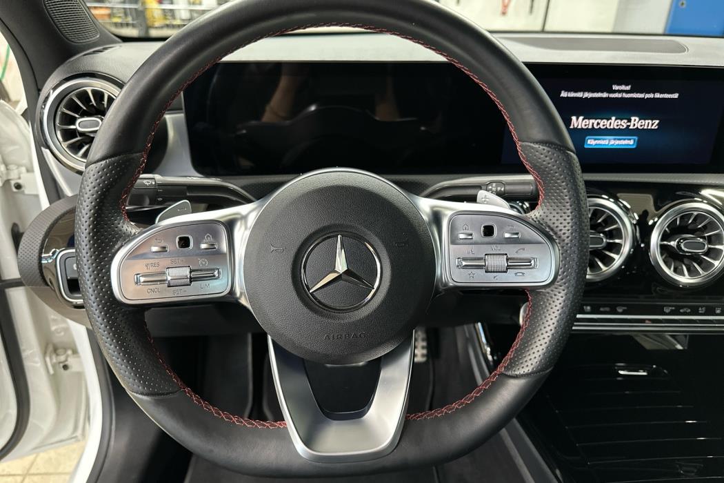 MERCEDES-BENZ A 2023