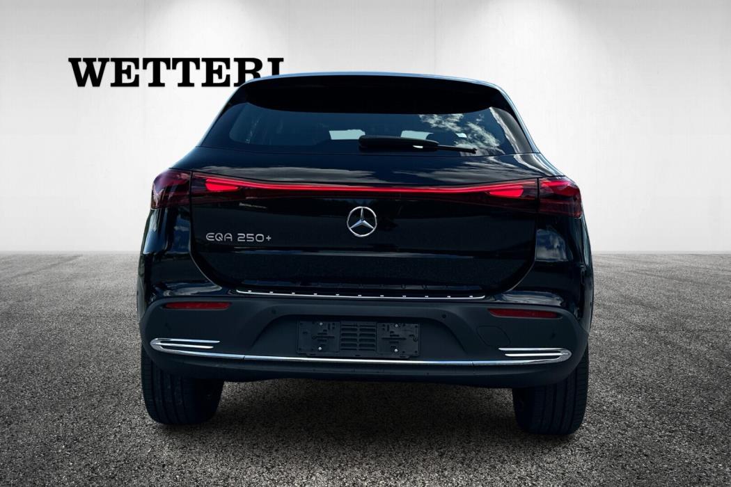 MERCEDES-BENZ EQA 2026