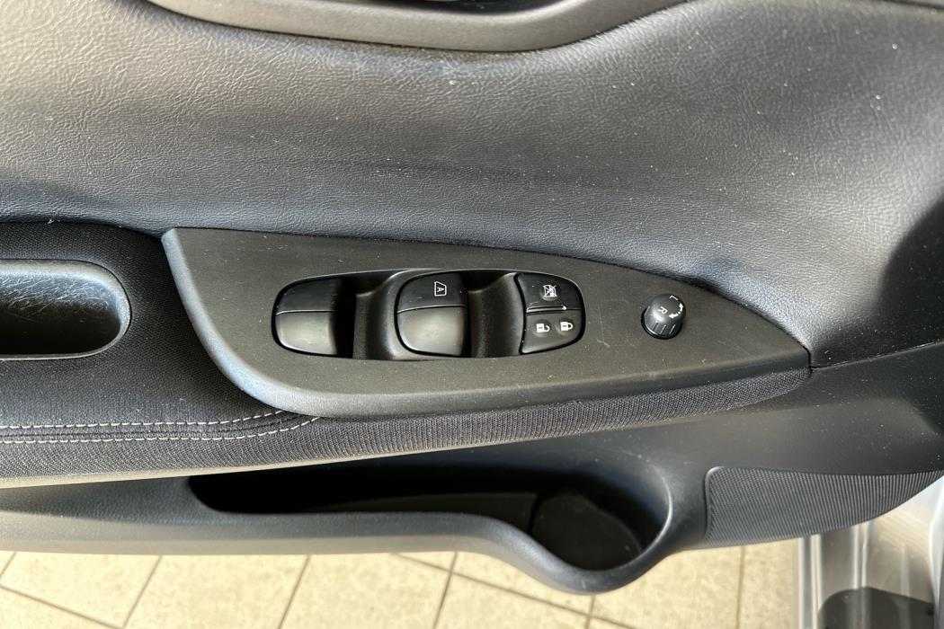 NISSAN Pulsar 2016