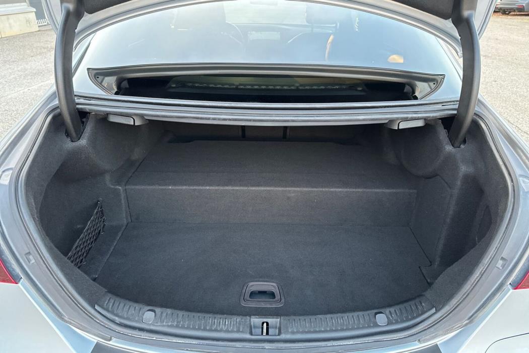 MERCEDES-BENZ E 2023