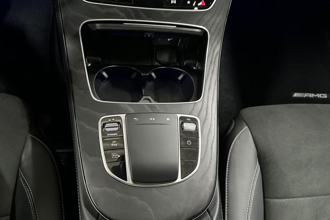MERCEDES-BENZ E 2023