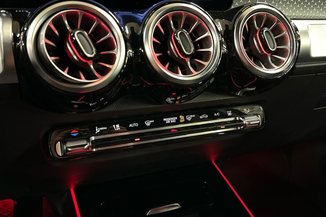 MERCEDES-BENZ EQB 2025