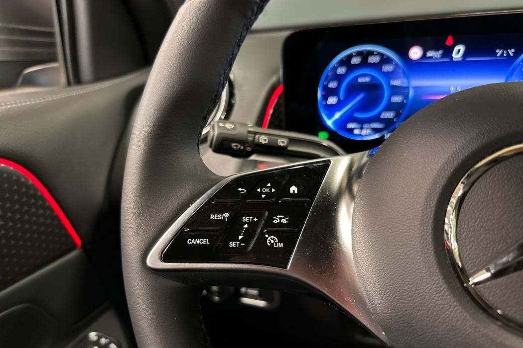 MERCEDES-BENZ EQB 2025