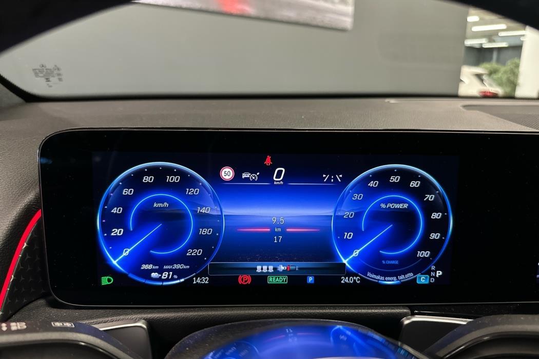 MERCEDES-BENZ EQB 2025