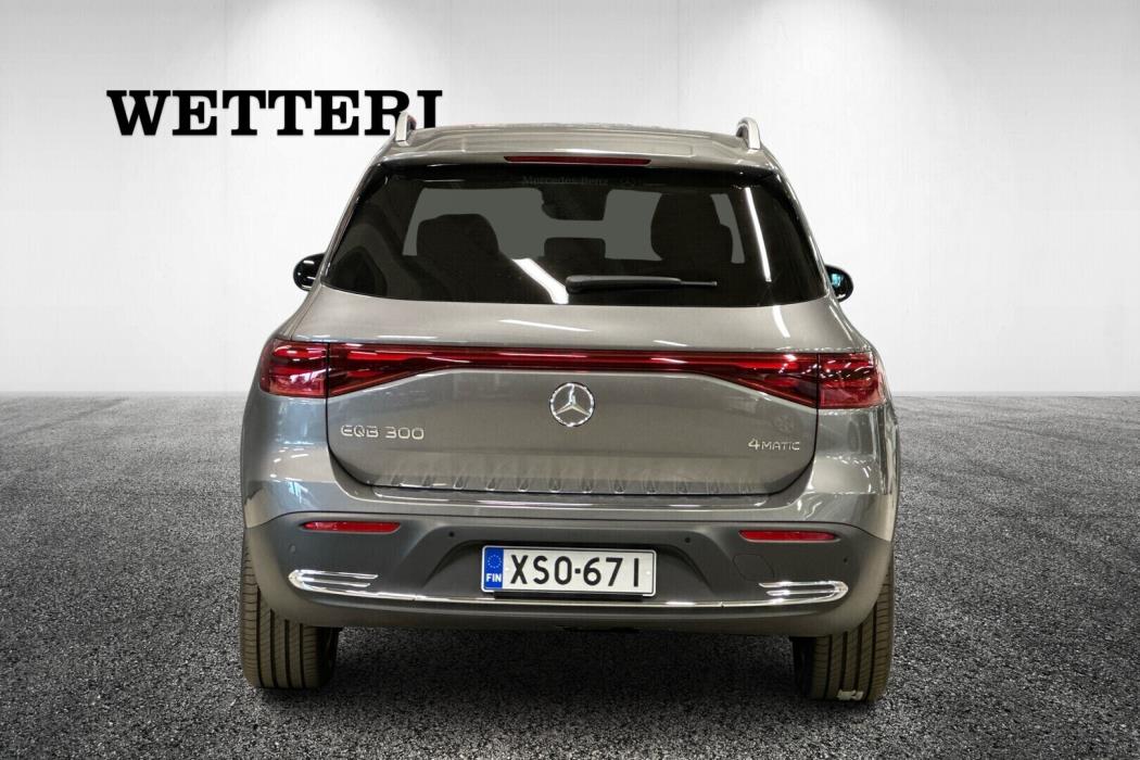 MERCEDES-BENZ EQB 2025