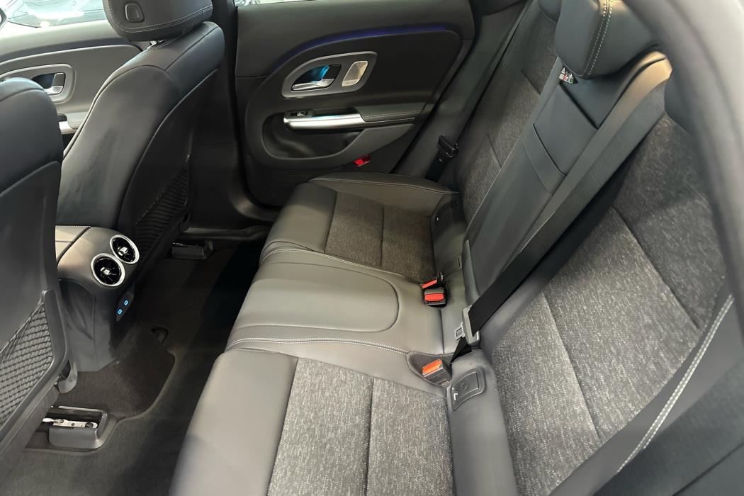 MERCEDES-BENZ CLA 2025