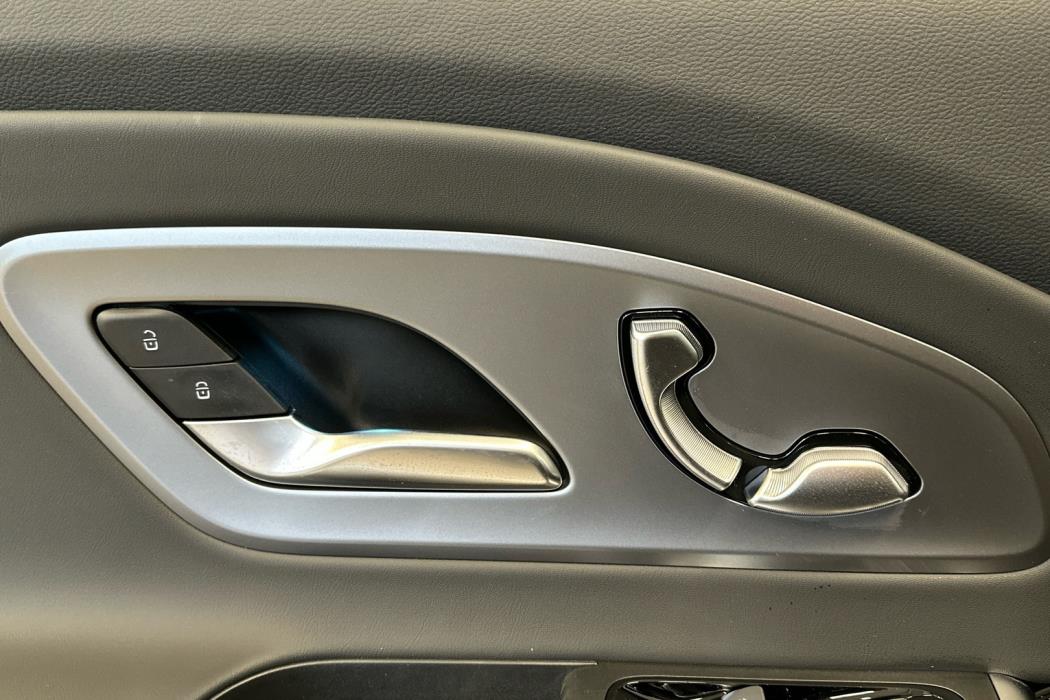 MERCEDES-BENZ CLA 2025