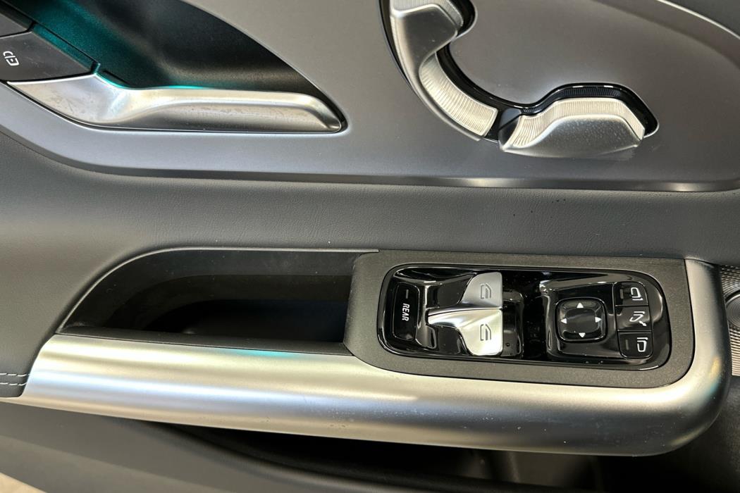 MERCEDES-BENZ CLA 2025