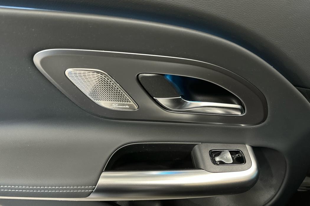 MERCEDES-BENZ CLA 2025