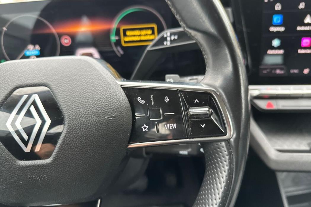 RENAULT Megane 2023