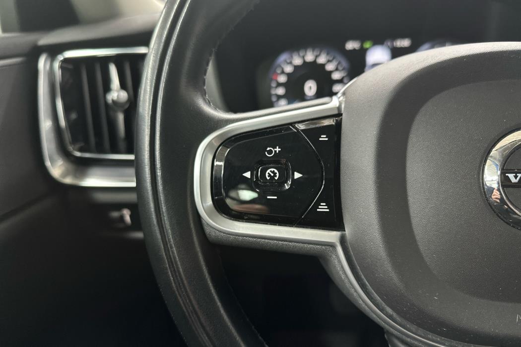 VOLVO V60 2021