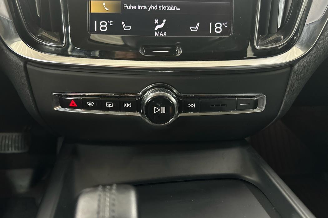 VOLVO V60 2021