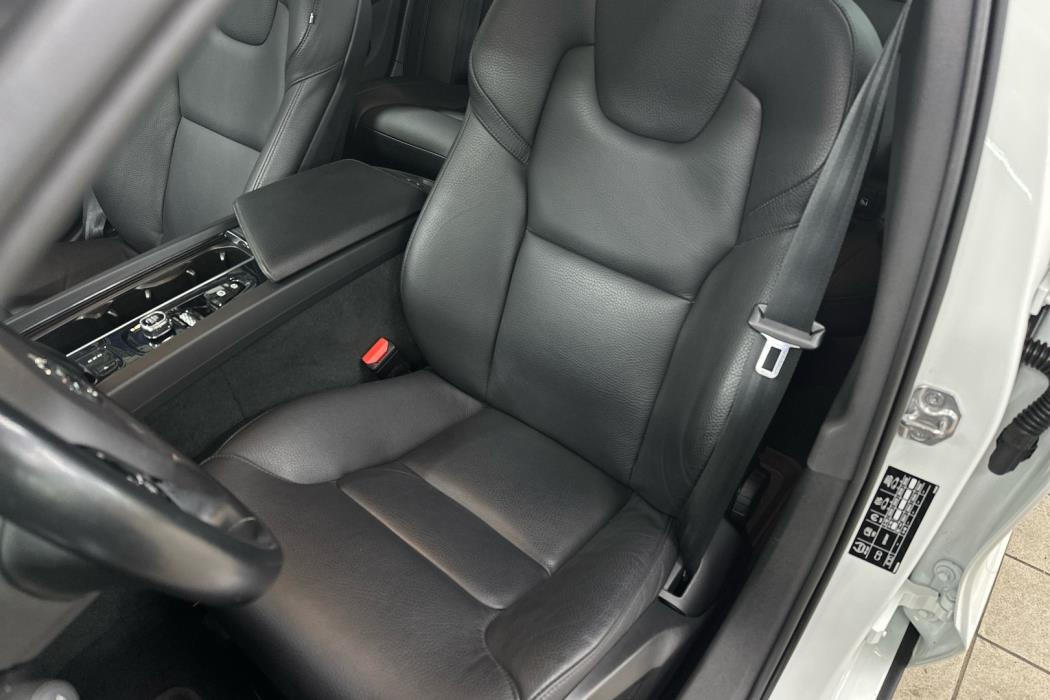VOLVO V60 2021