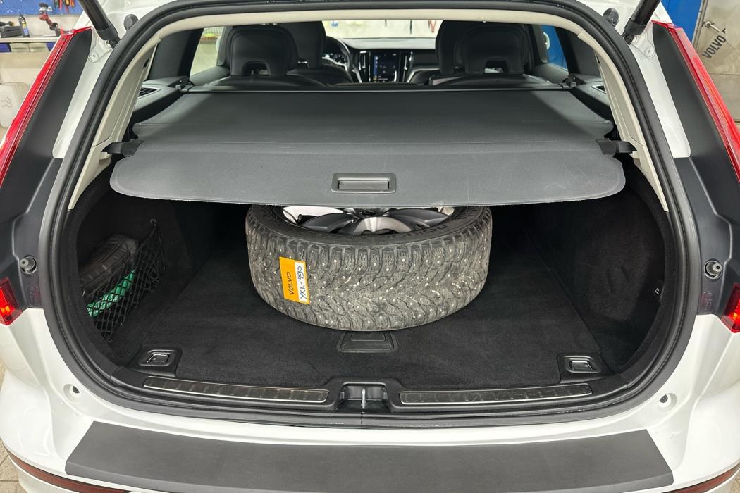 VOLVO V60 2021