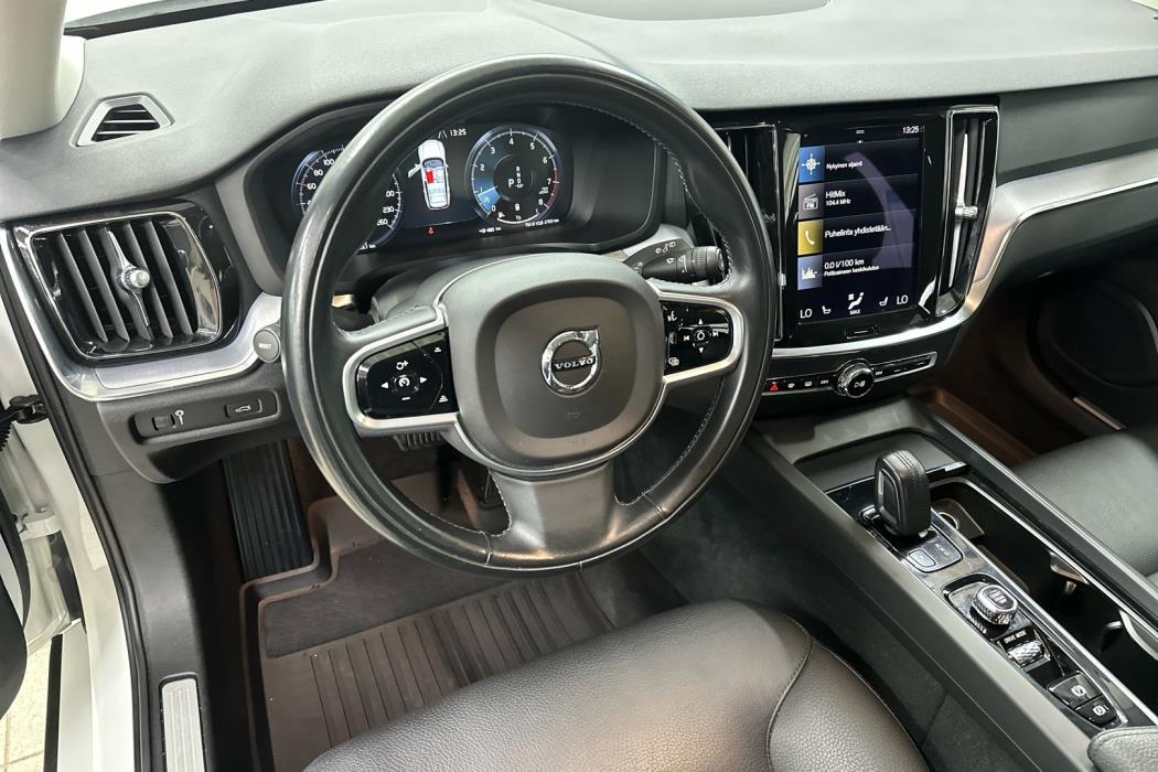 VOLVO V60 2021