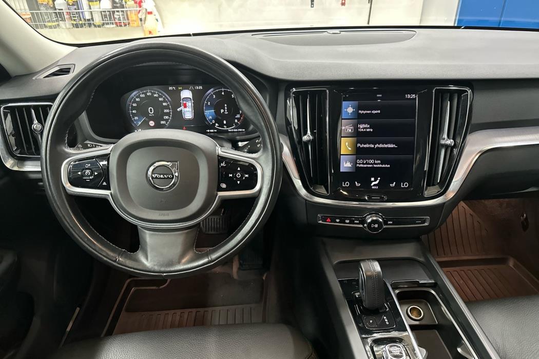 VOLVO V60 2021