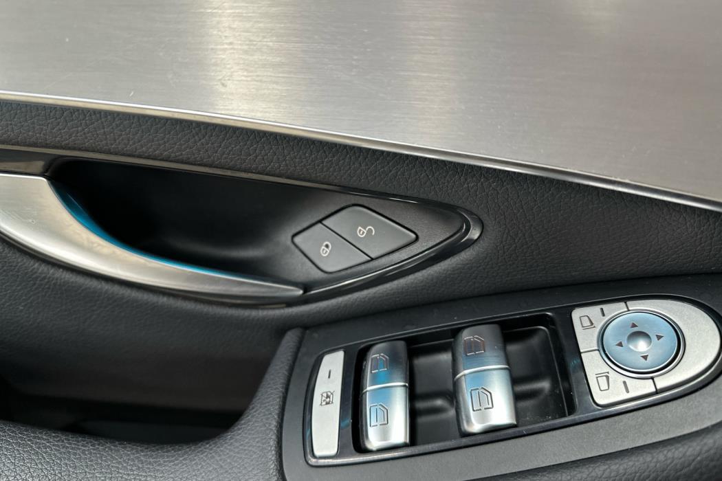 MERCEDES-BENZ GLC 2019