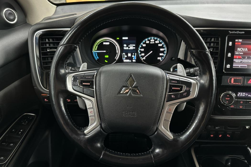 MITSUBISHI Outlander PHEV 2017