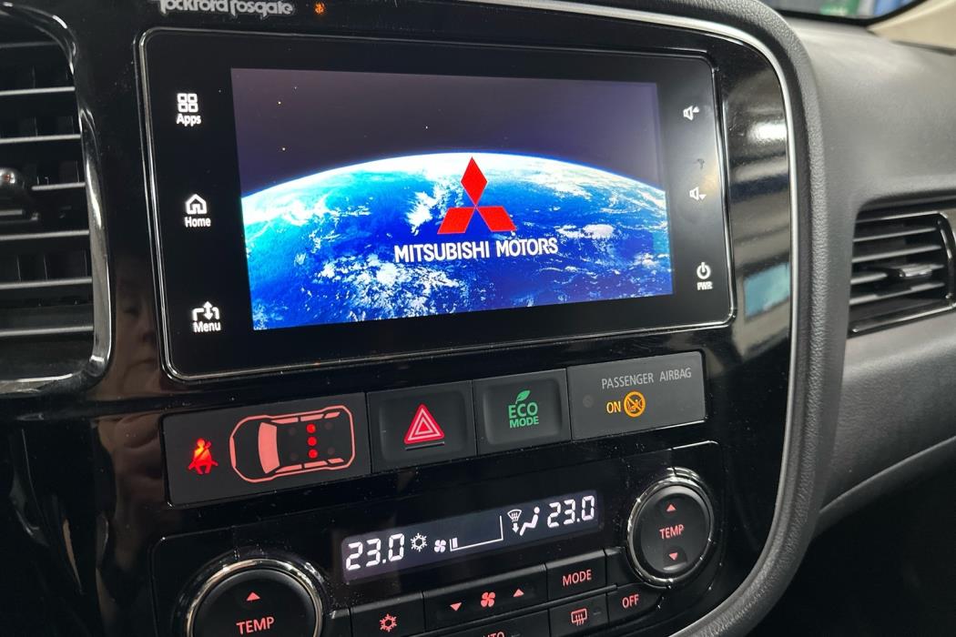 MITSUBISHI Outlander PHEV 2017