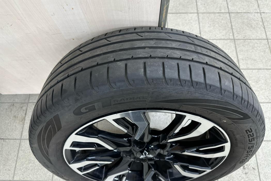 MITSUBISHI Outlander PHEV 2017