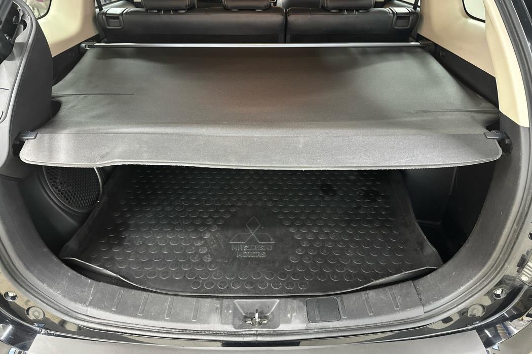 MITSUBISHI Outlander PHEV 2017