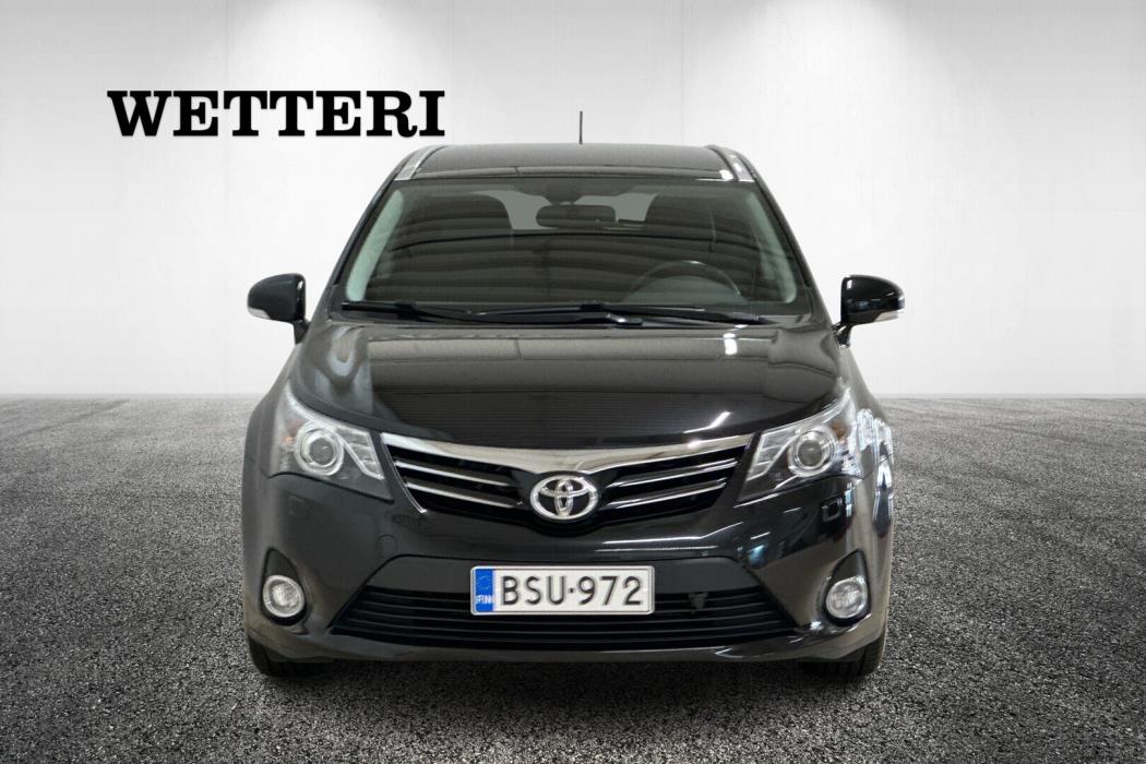 TOYOTA Avensis 2015