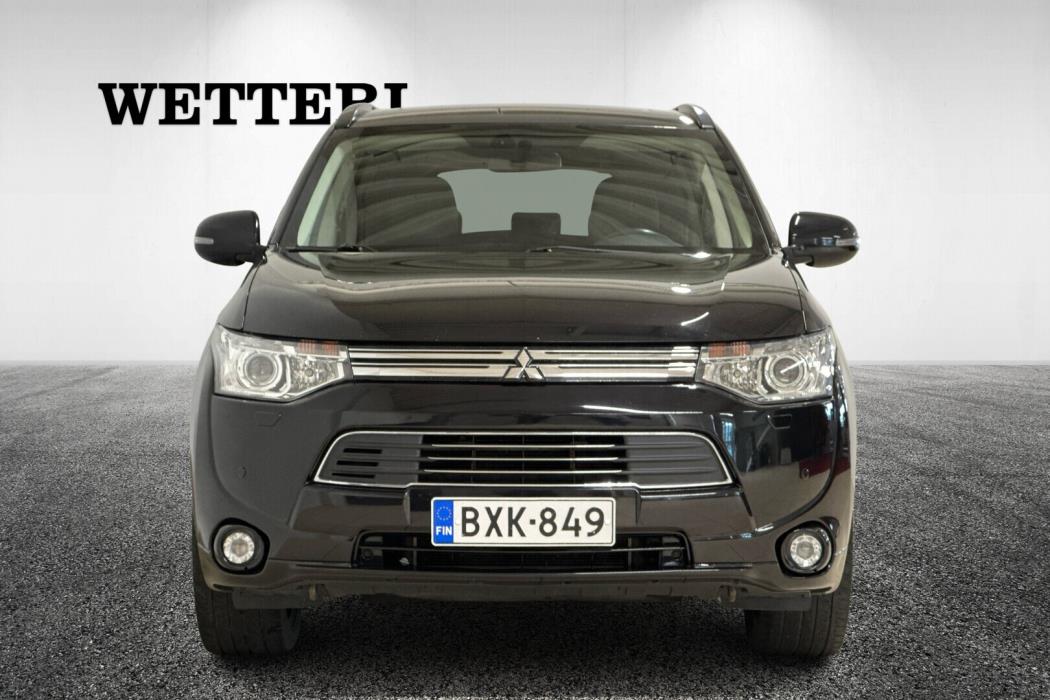 MITSUBISHI Outlander PHEV 2013