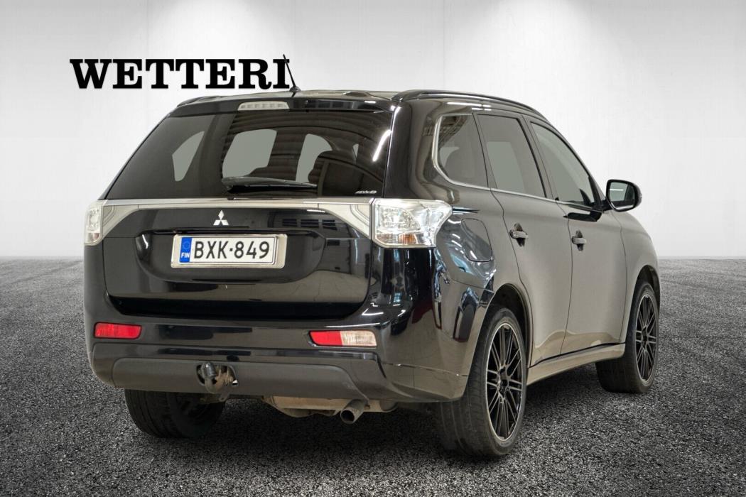 MITSUBISHI Outlander PHEV 2013