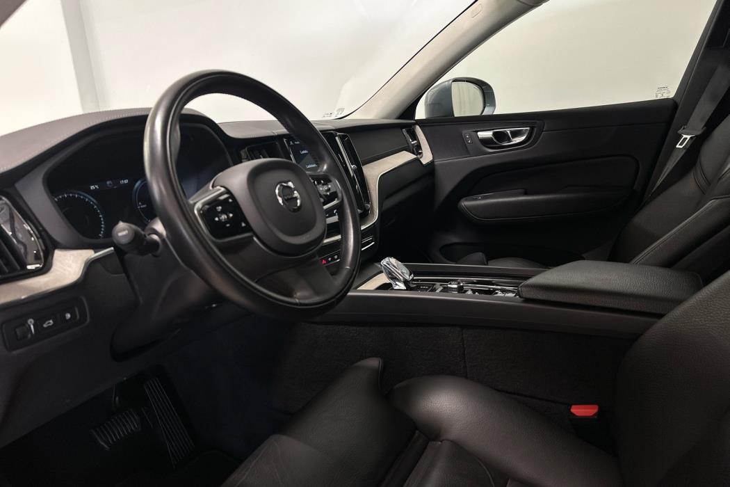VOLVO XC60 2020