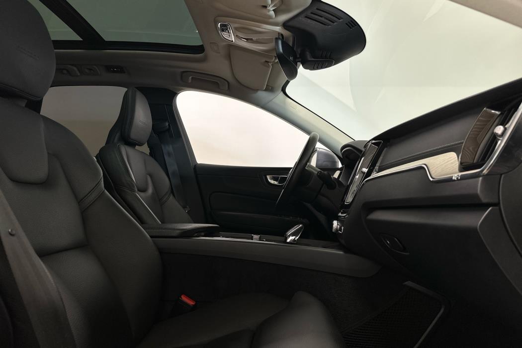 VOLVO XC60 2020