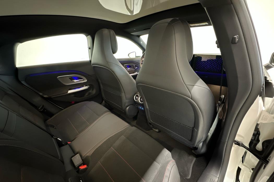 MERCEDES-BENZ CLA 2025