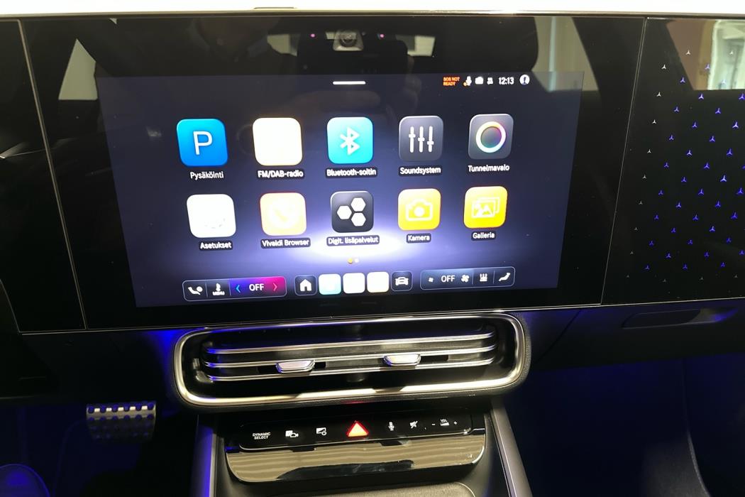 MERCEDES-BENZ CLA 2025