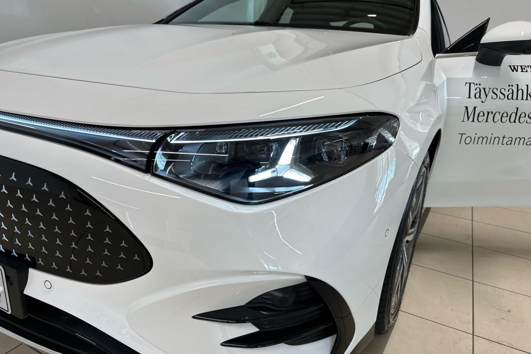 MERCEDES-BENZ CLA 2025